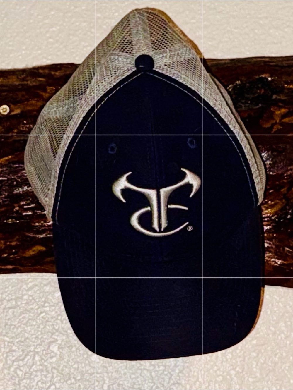 True Timber Black & White Trucker Hat With 3D Logo. Adjustable SnapBack - EUC